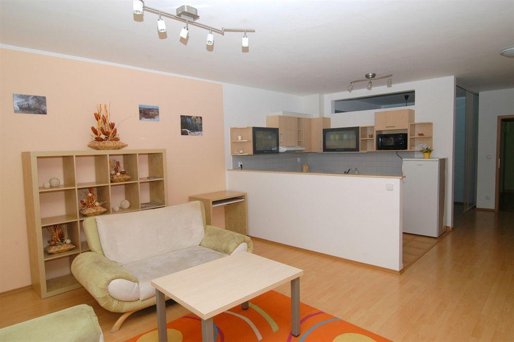 Eel Accommodation Brno Bagian luar foto
