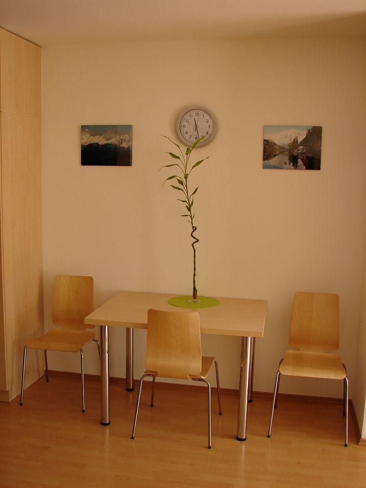 Eel Accommodation Brno Bagian luar foto