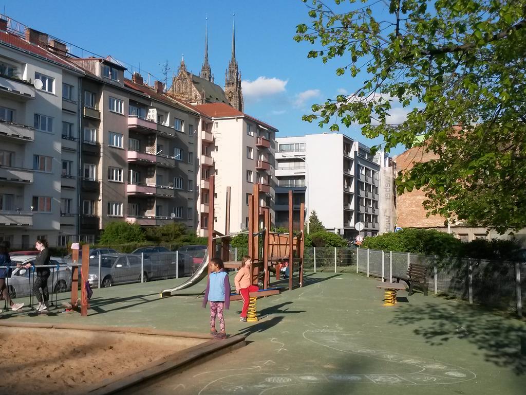 Eel Accommodation Brno Bagian luar foto