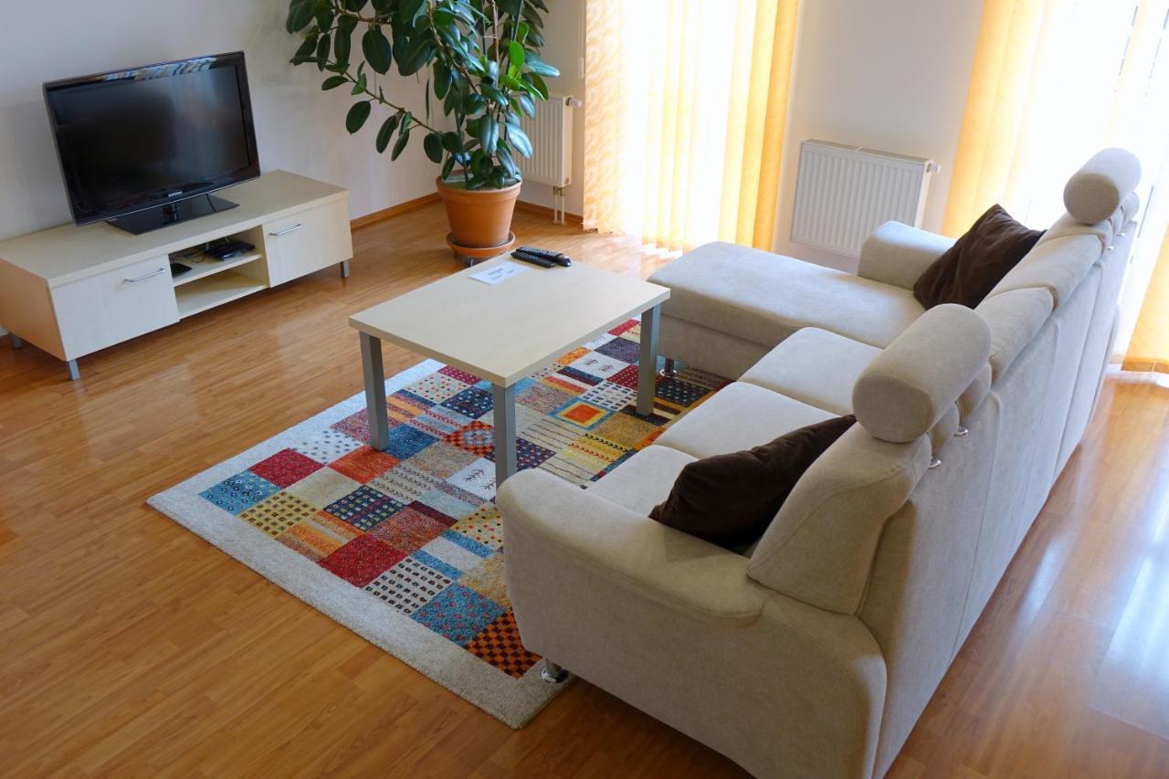 Eel Accommodation Brno Bagian luar foto