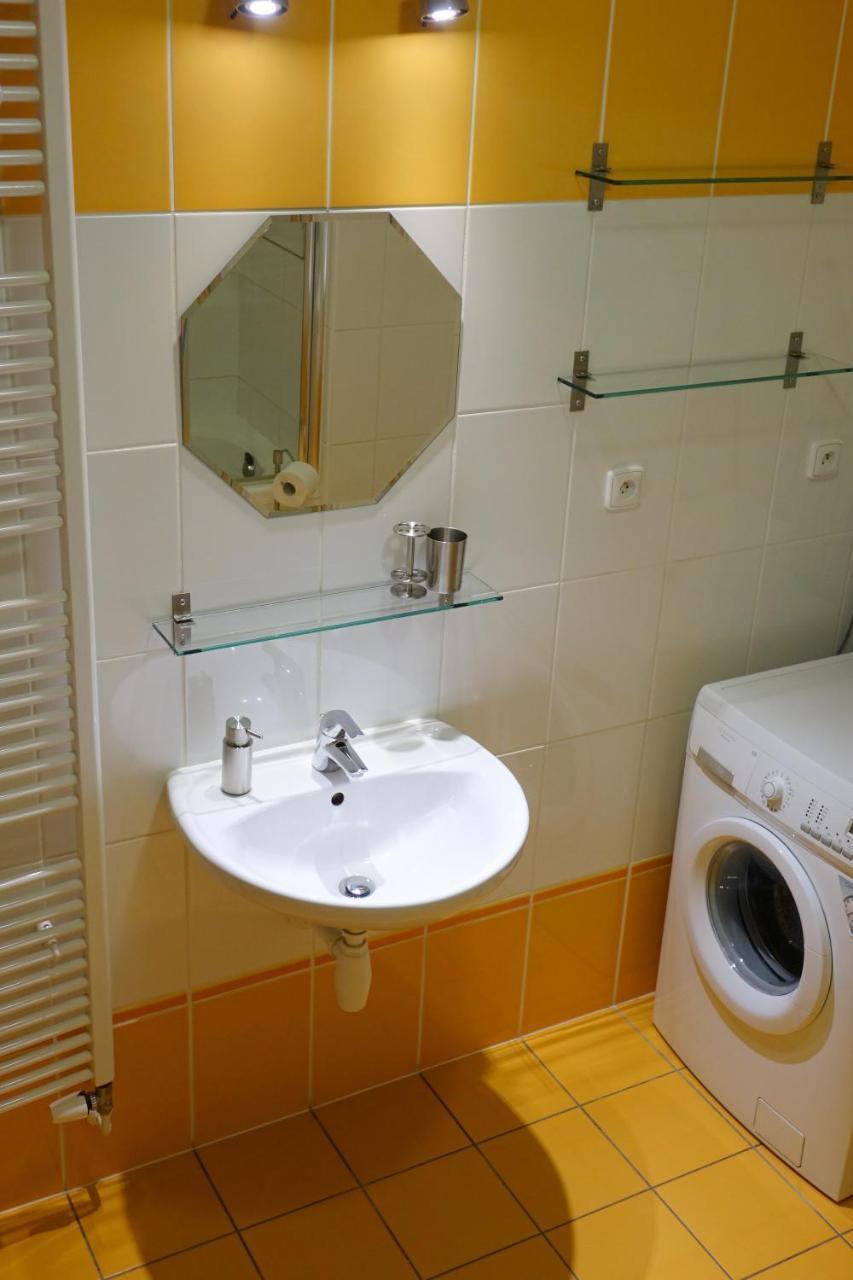 Eel Accommodation Brno Bagian luar foto