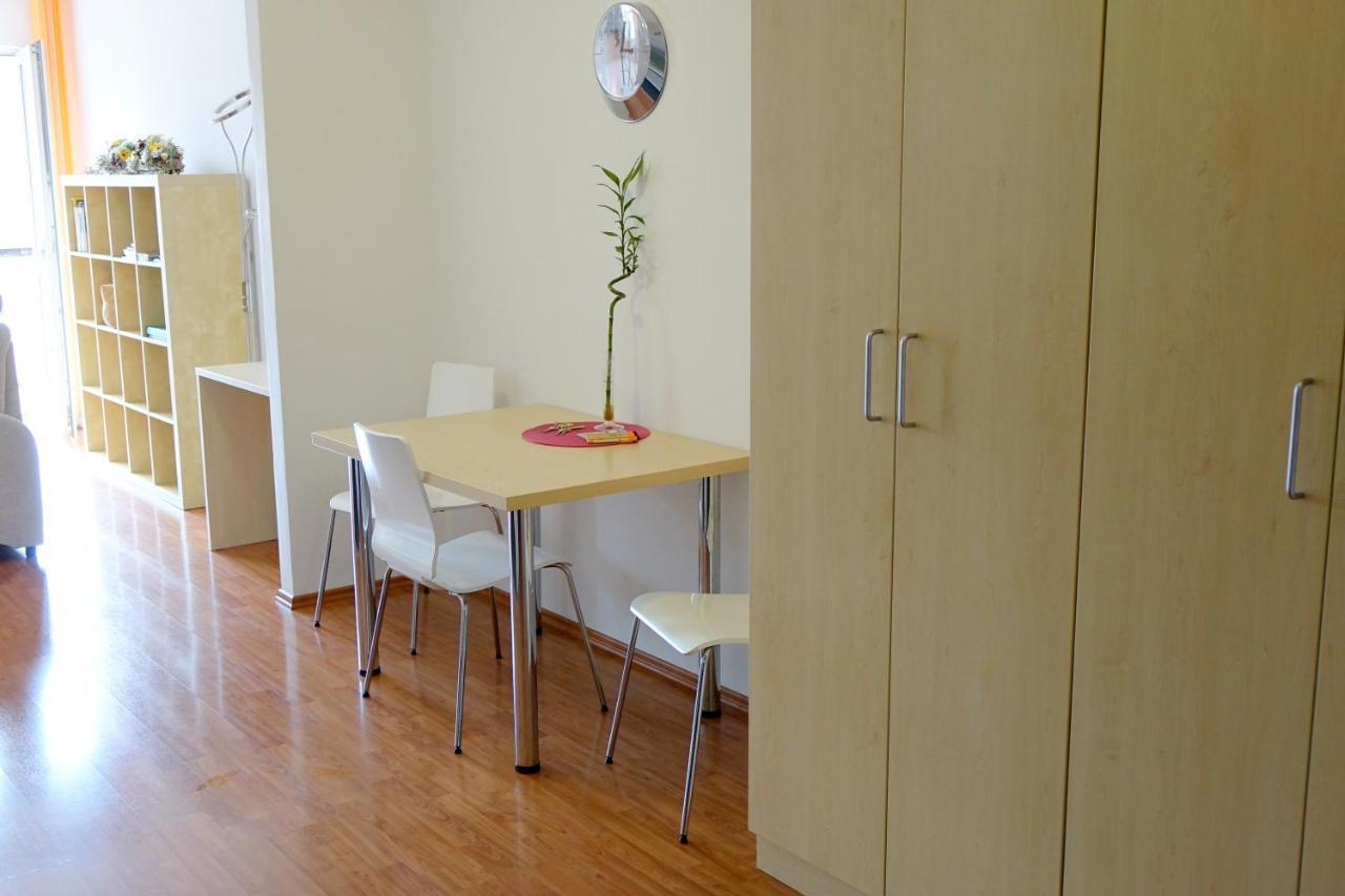 Eel Accommodation Brno Bagian luar foto