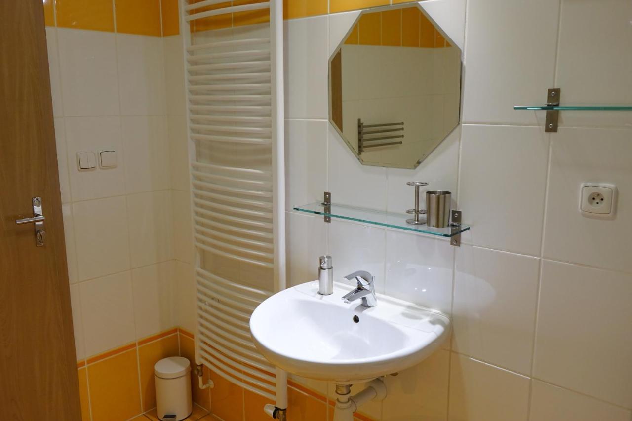 Eel Accommodation Brno Bagian luar foto