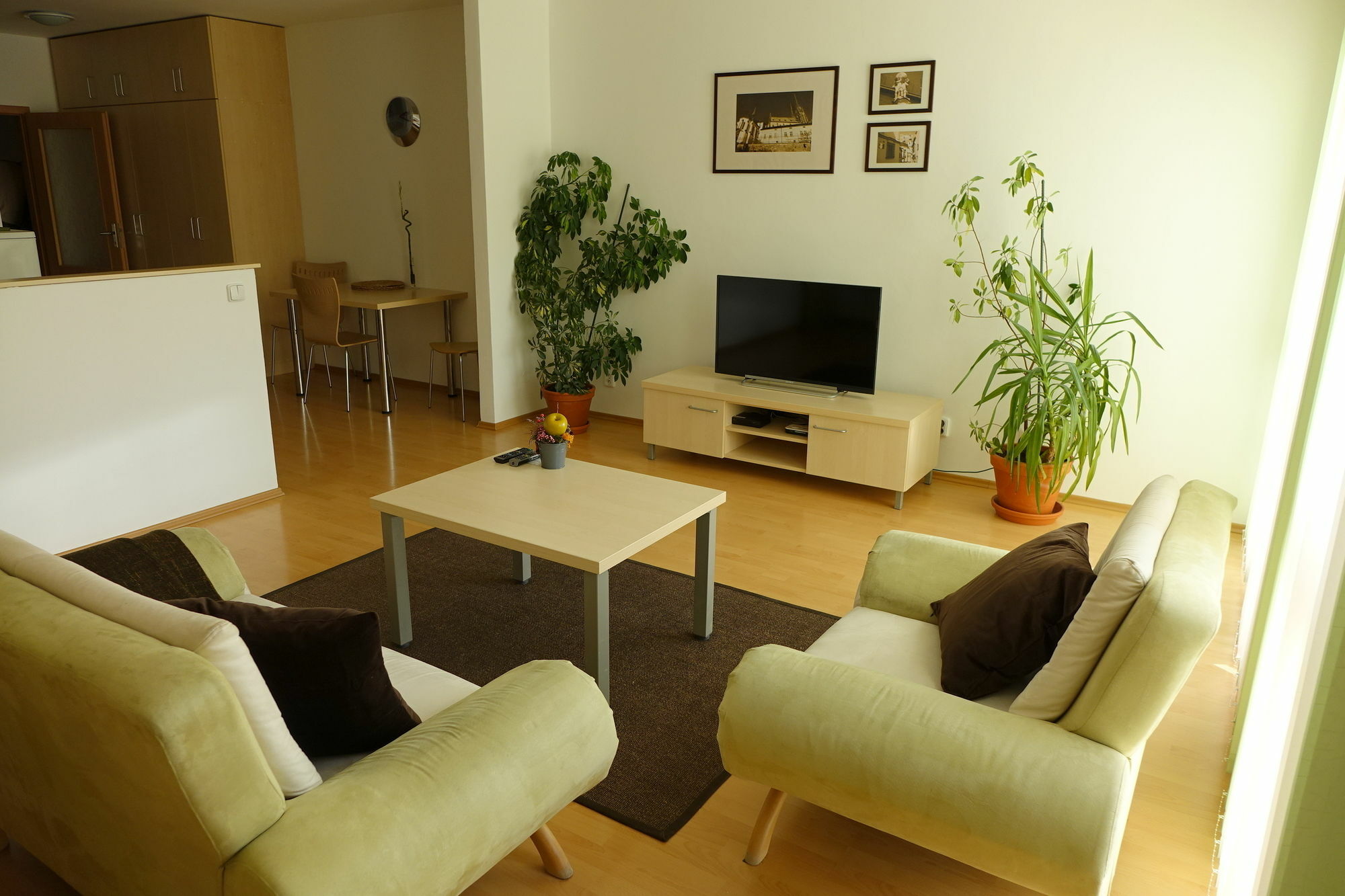 Eel Accommodation Brno Bagian luar foto